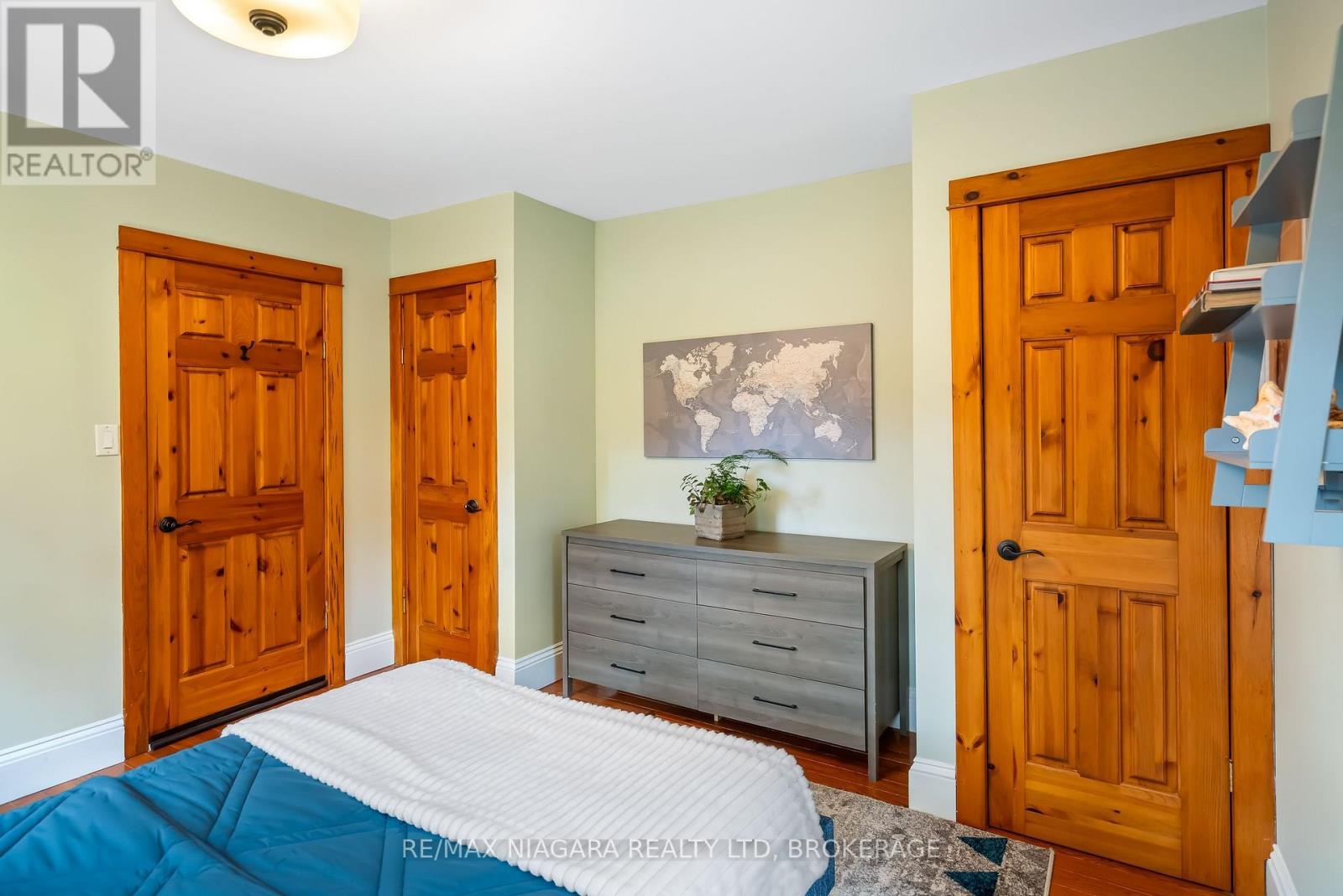 851 Charlotte Street Property Photo 23