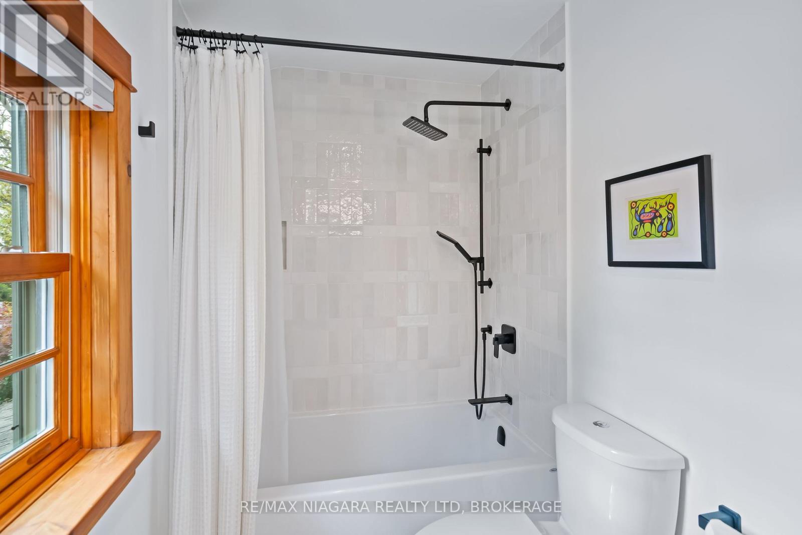 851 Charlotte Street Property Photo 24