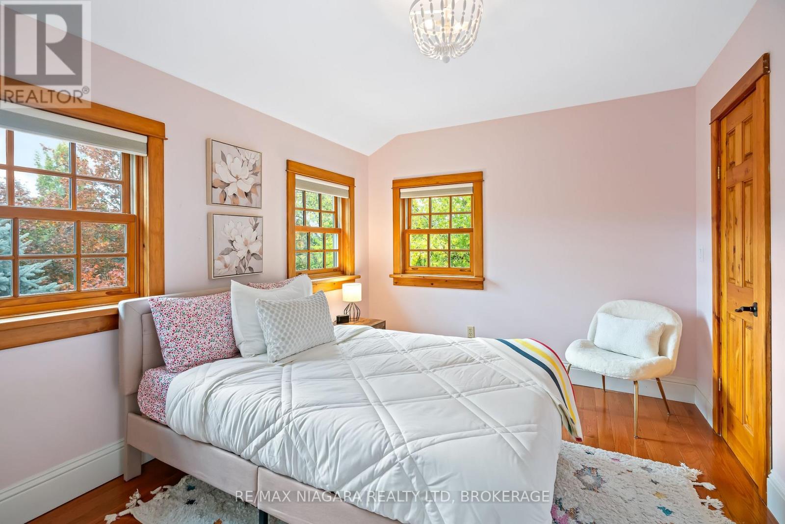 851 Charlotte Street Property Photo 25