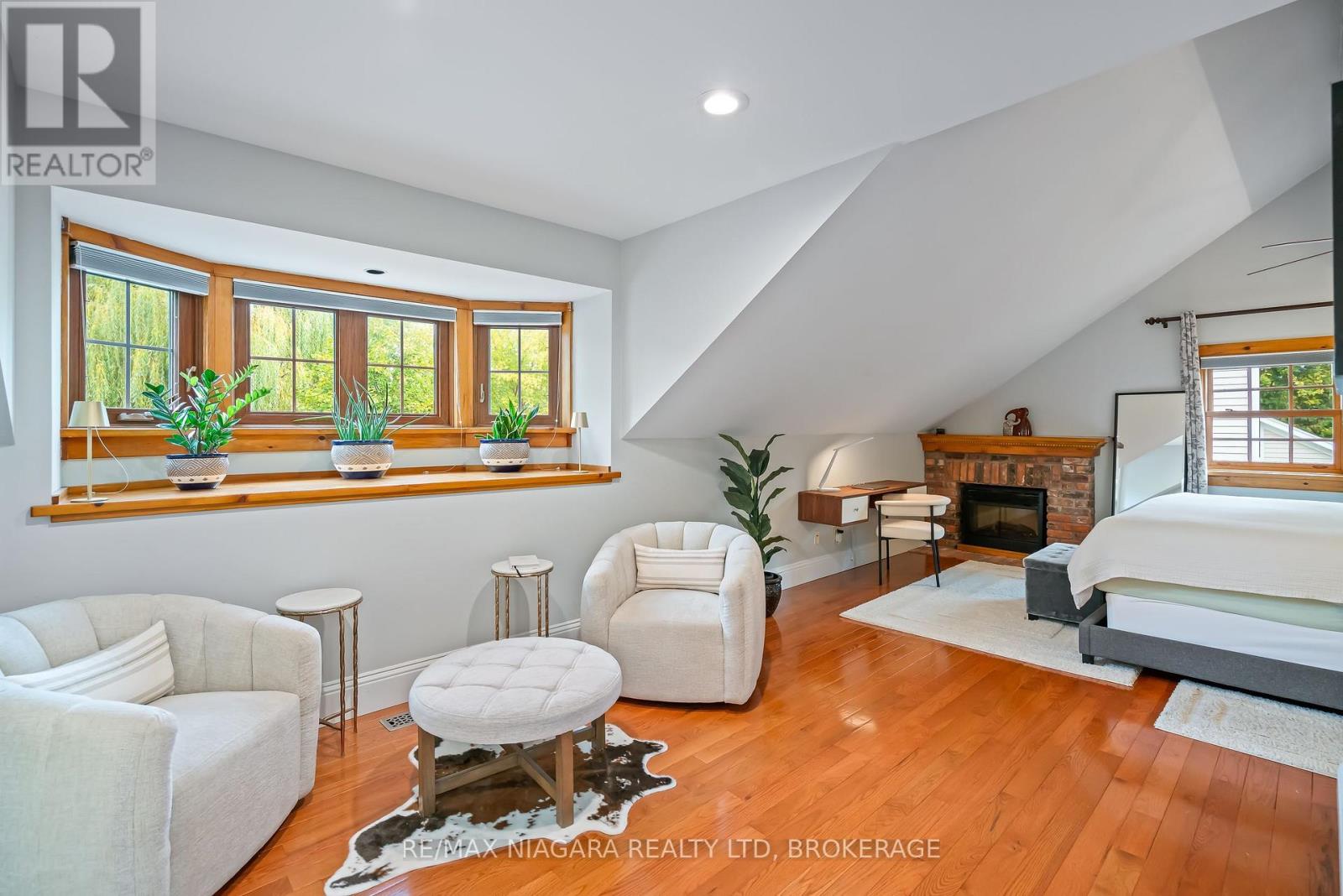 851 Charlotte Street Property Photo 27