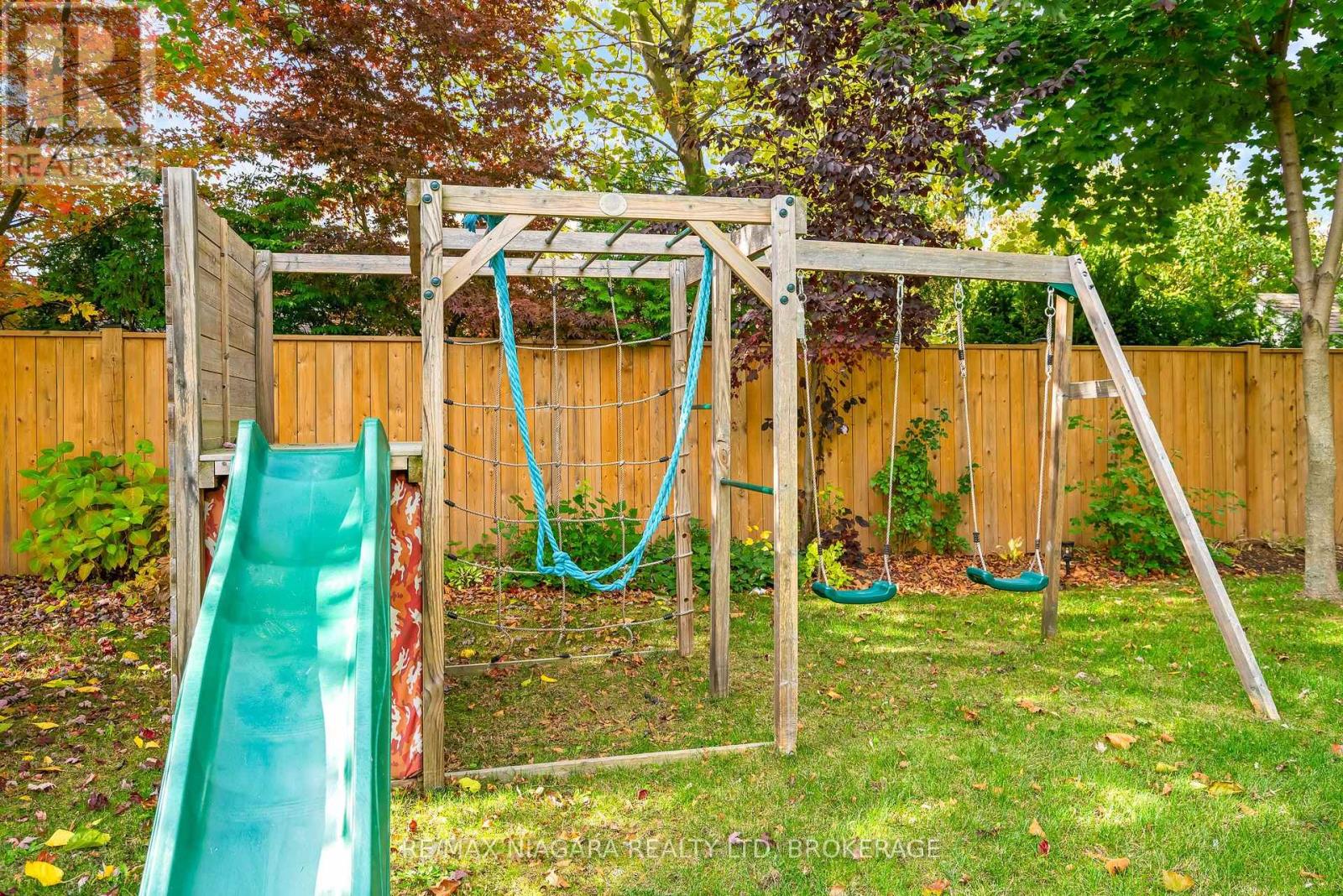 851 Charlotte Street Property Photo 44