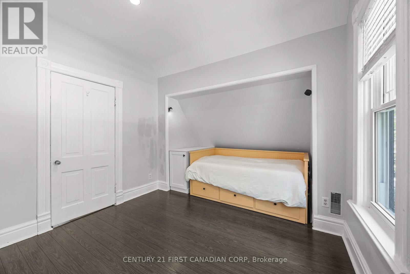 26 Thornton Avenue Property Photo 24
