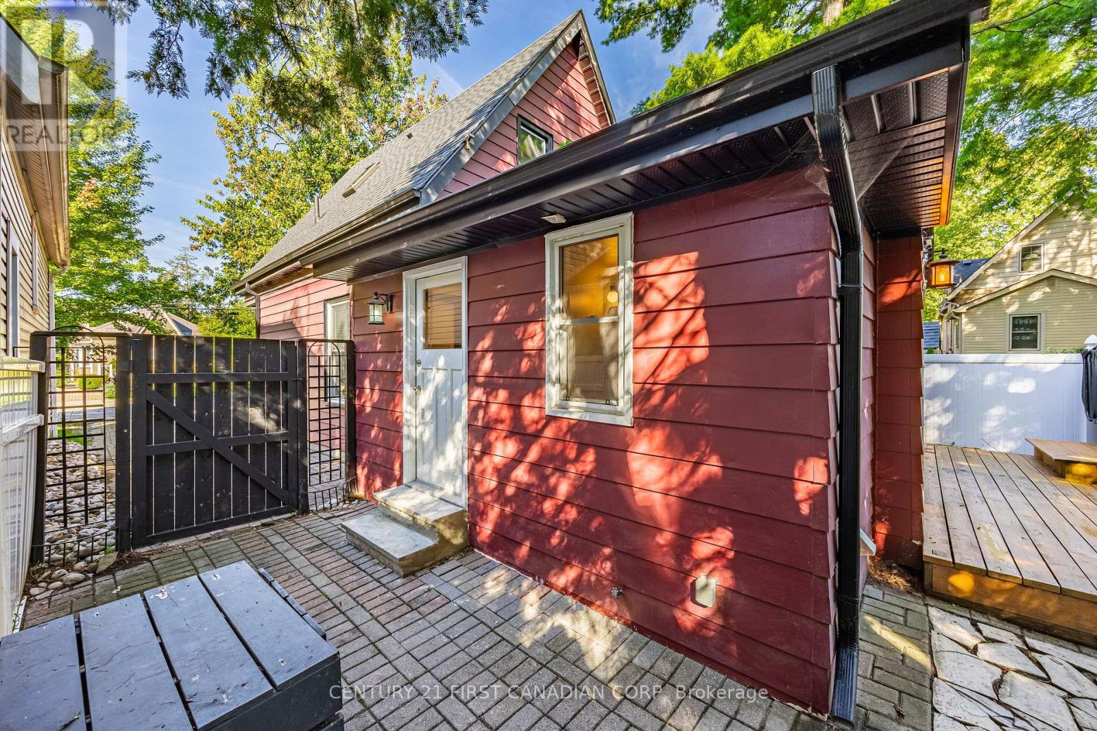 26 Thornton Avenue Property Photo 31