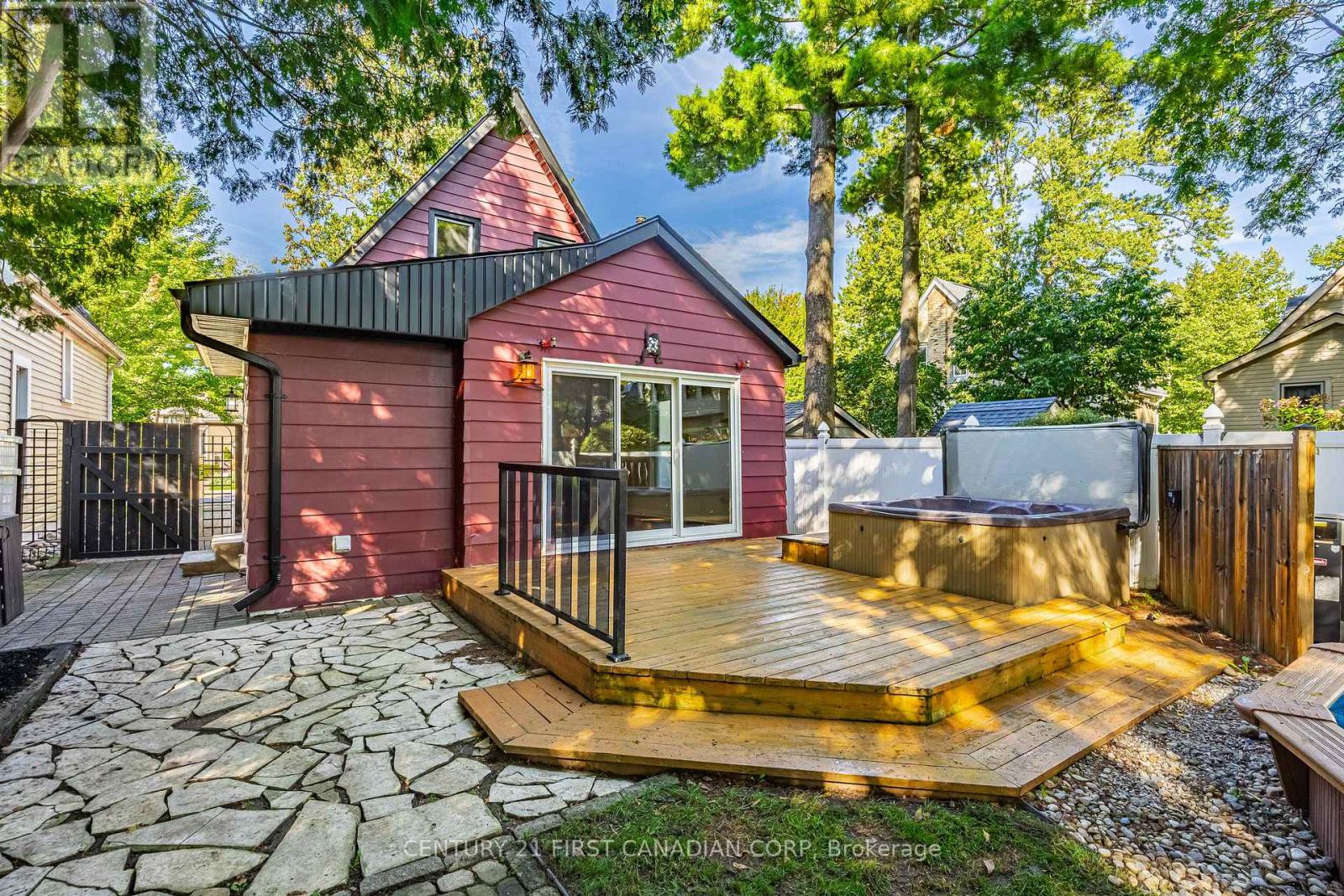 26 Thornton Avenue Property Photo 33