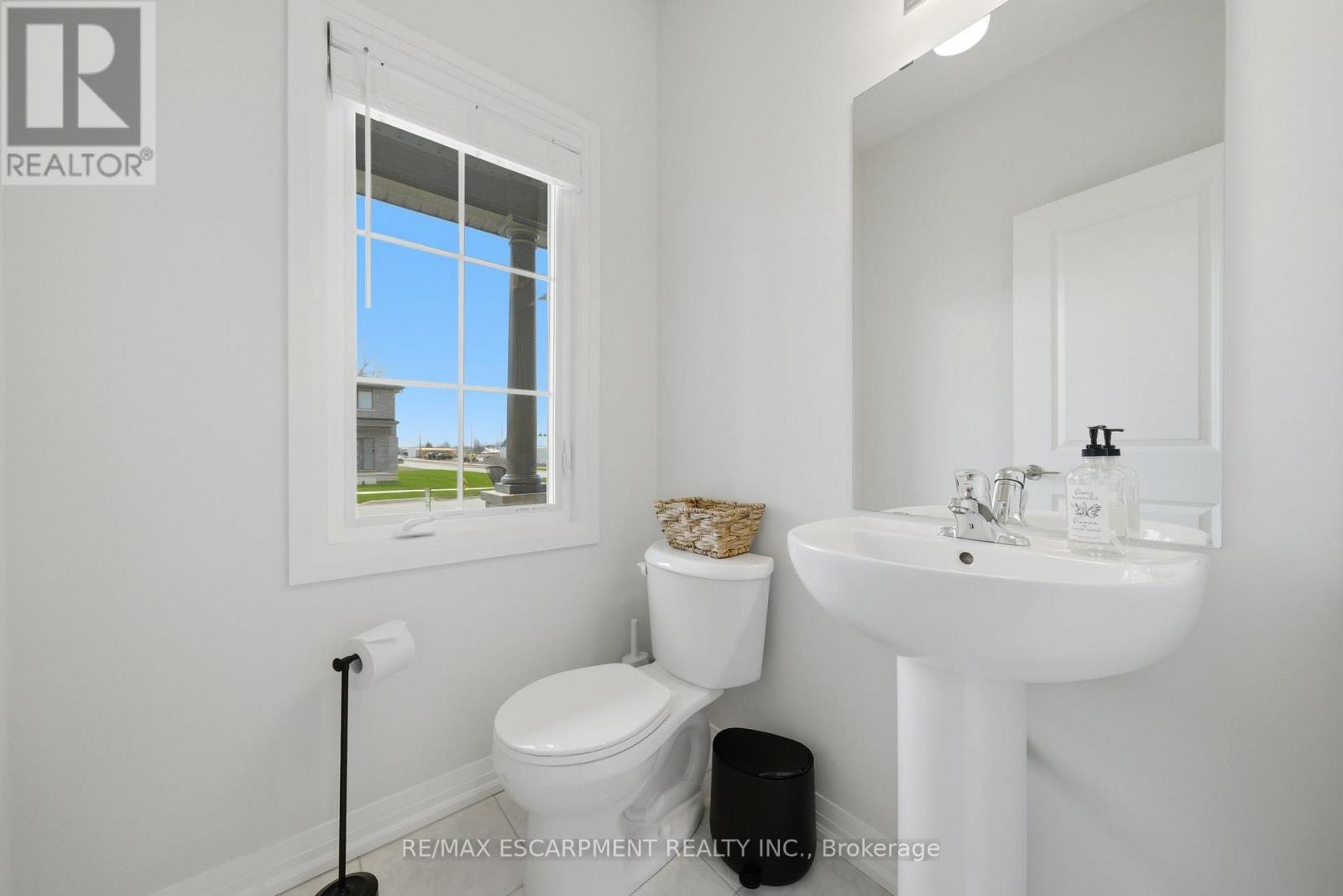 778 Bradford Avenue Property Photo 6