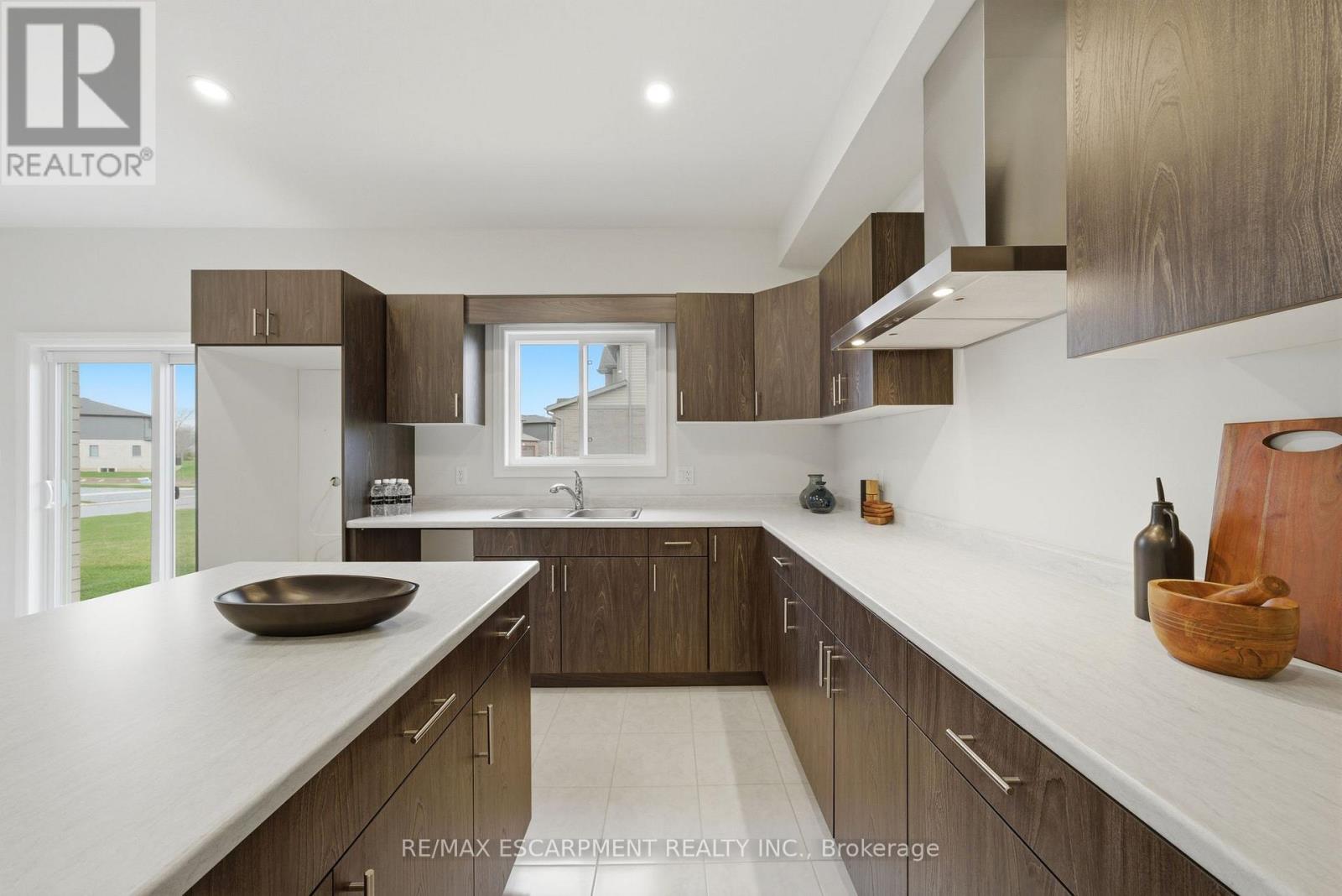 778 Bradford Avenue Property Photo 19