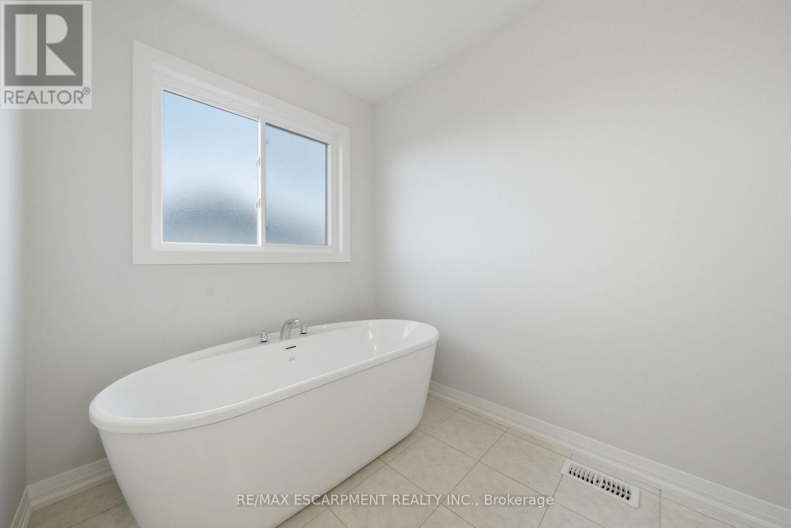 778 Bradford Avenue Property Photo 37