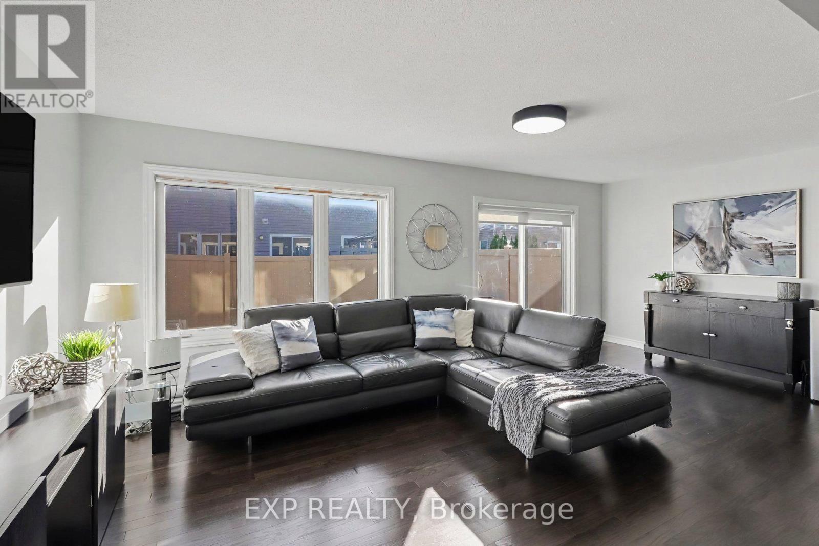 3566 River Run Avenue Property Photo 4