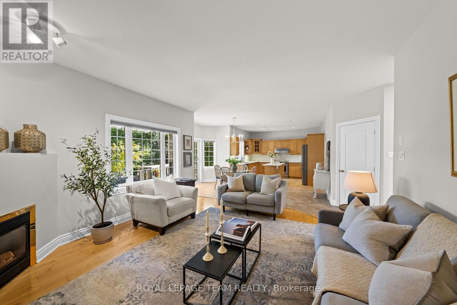 136 Shaughnessy Crescent Property Photo 3