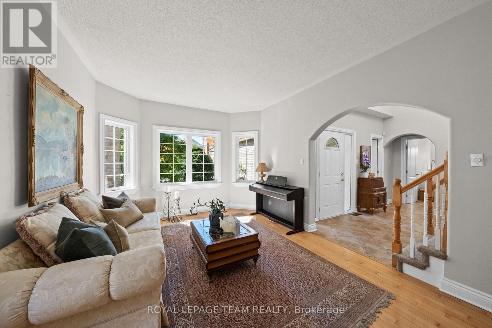 136 Shaughnessy Crescent Property Photo 10