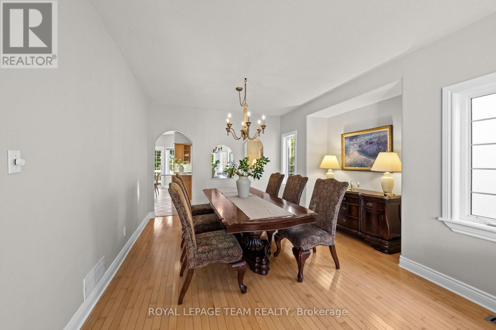 136 Shaughnessy Crescent Property Photo 12