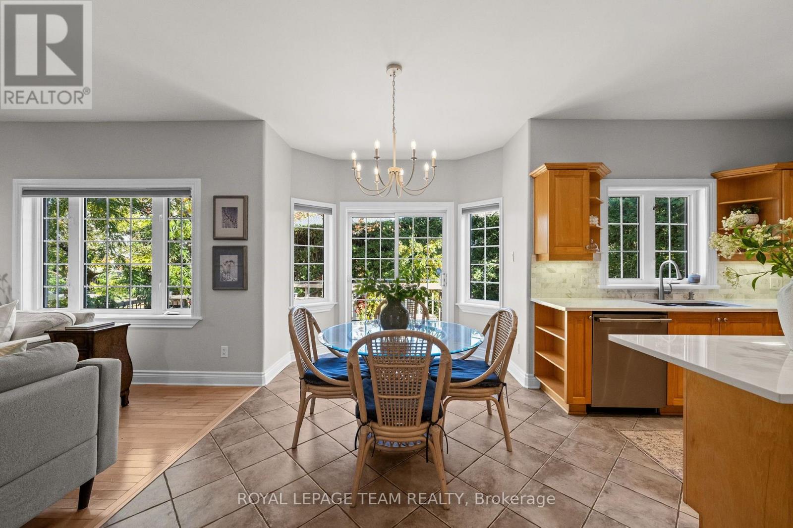 136 Shaughnessy Crescent Property Photo 16