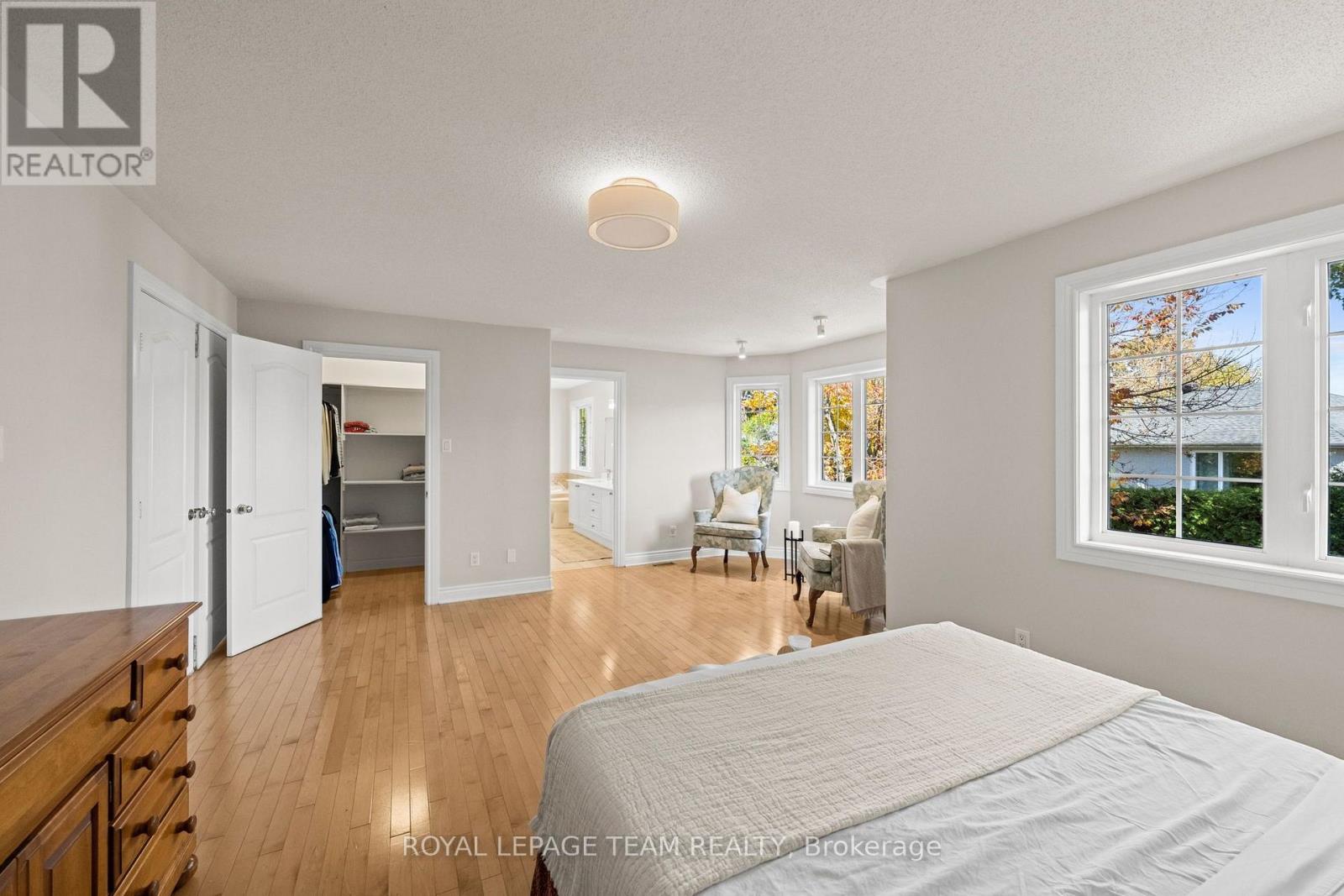 136 Shaughnessy Crescent Property Photo 25