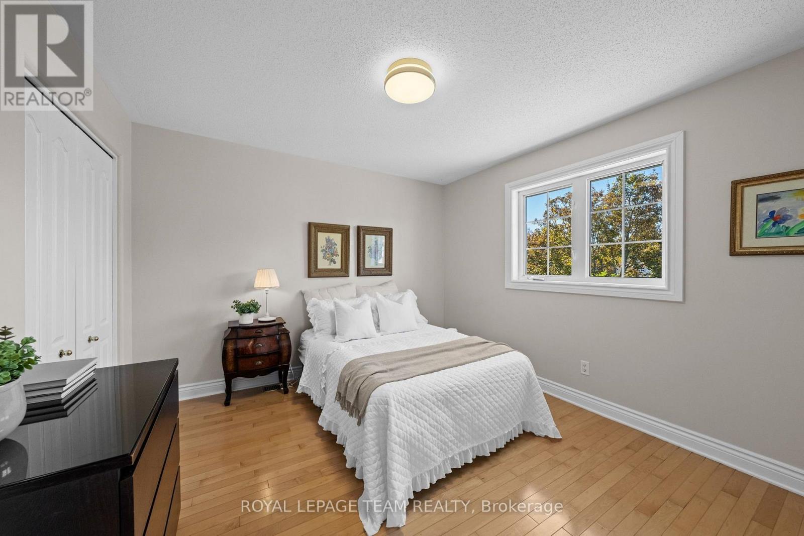 136 Shaughnessy Crescent Property Photo 32