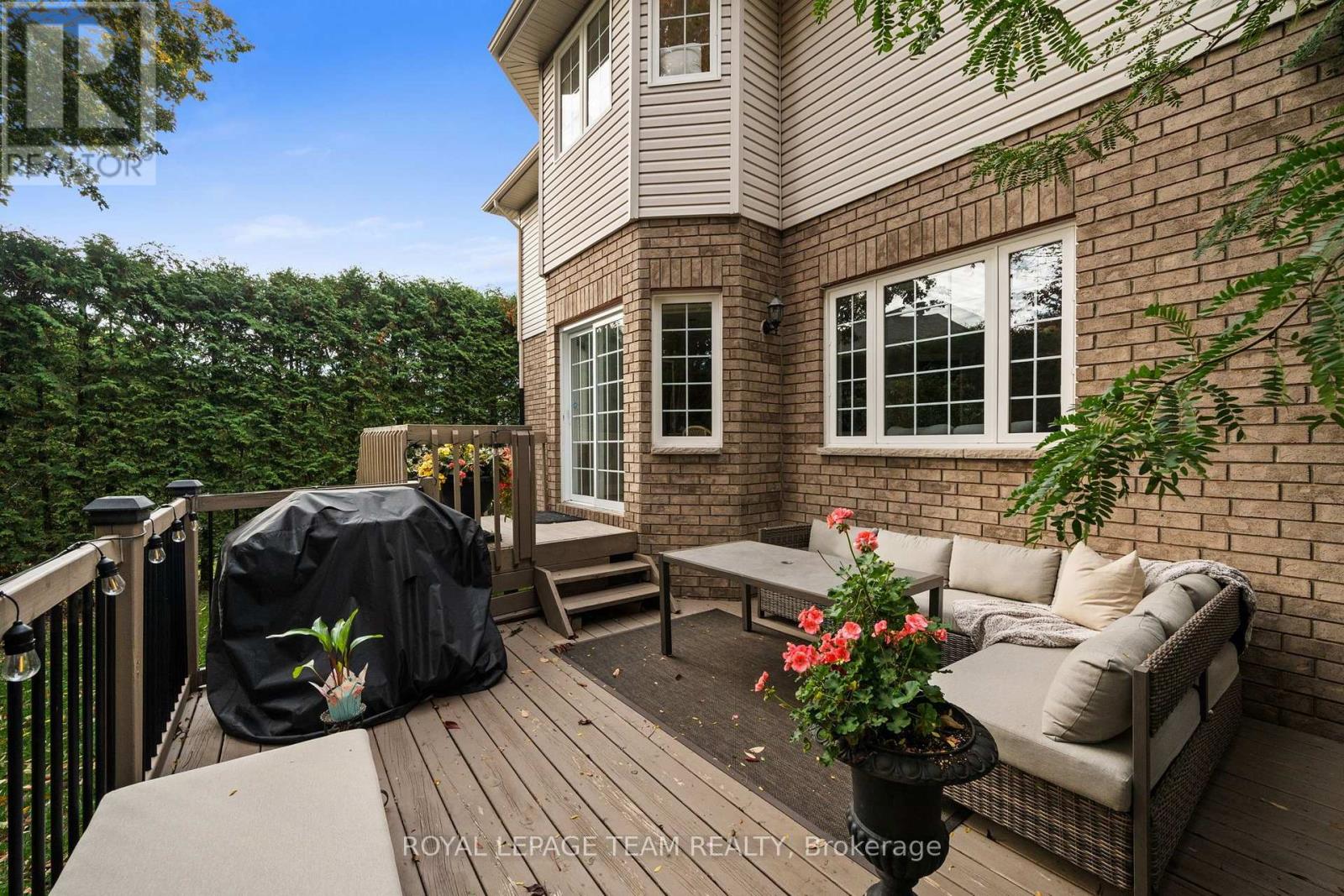 136 Shaughnessy Crescent Property Photo 47