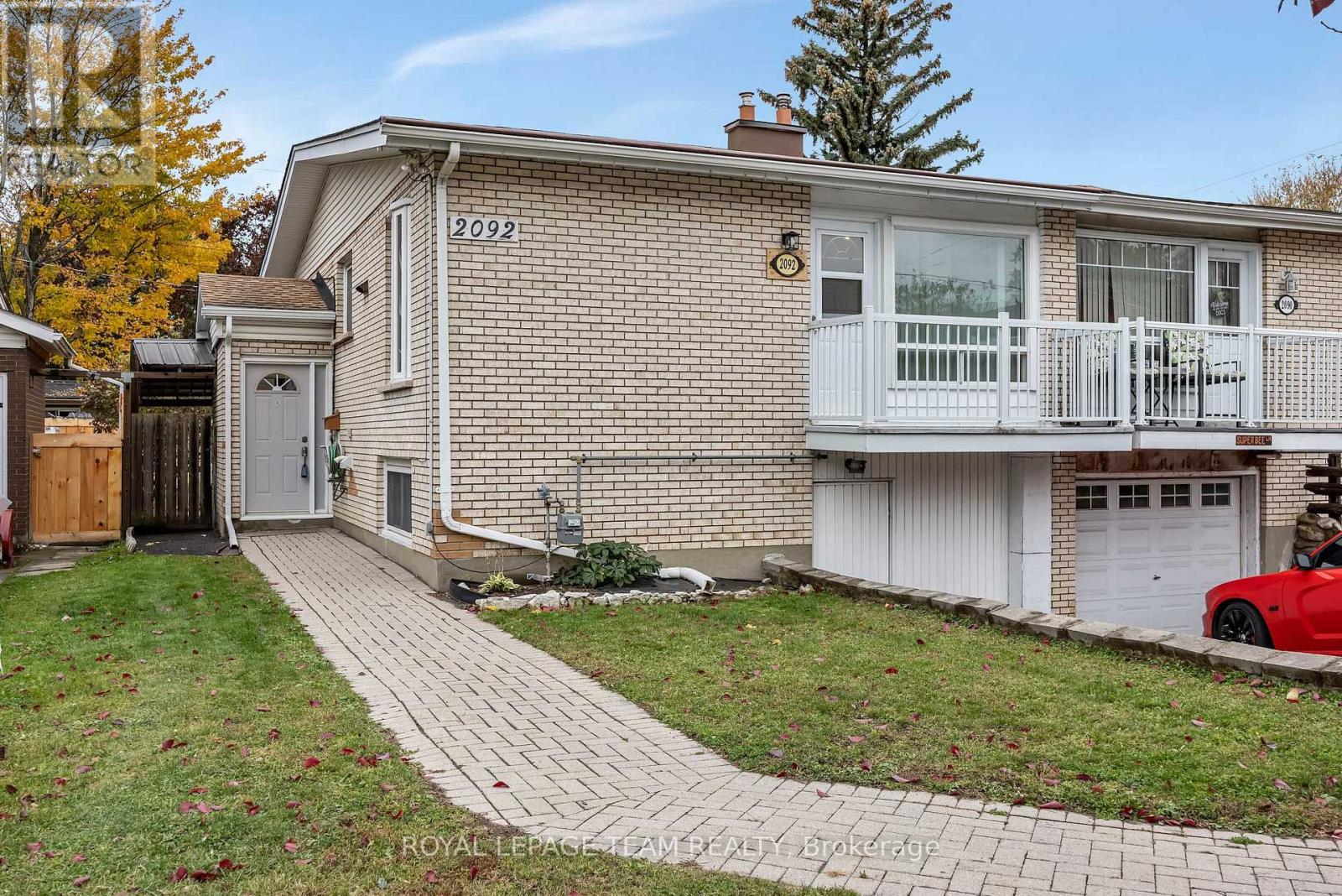 2092 St Laurent Boulevard Property Photo 2