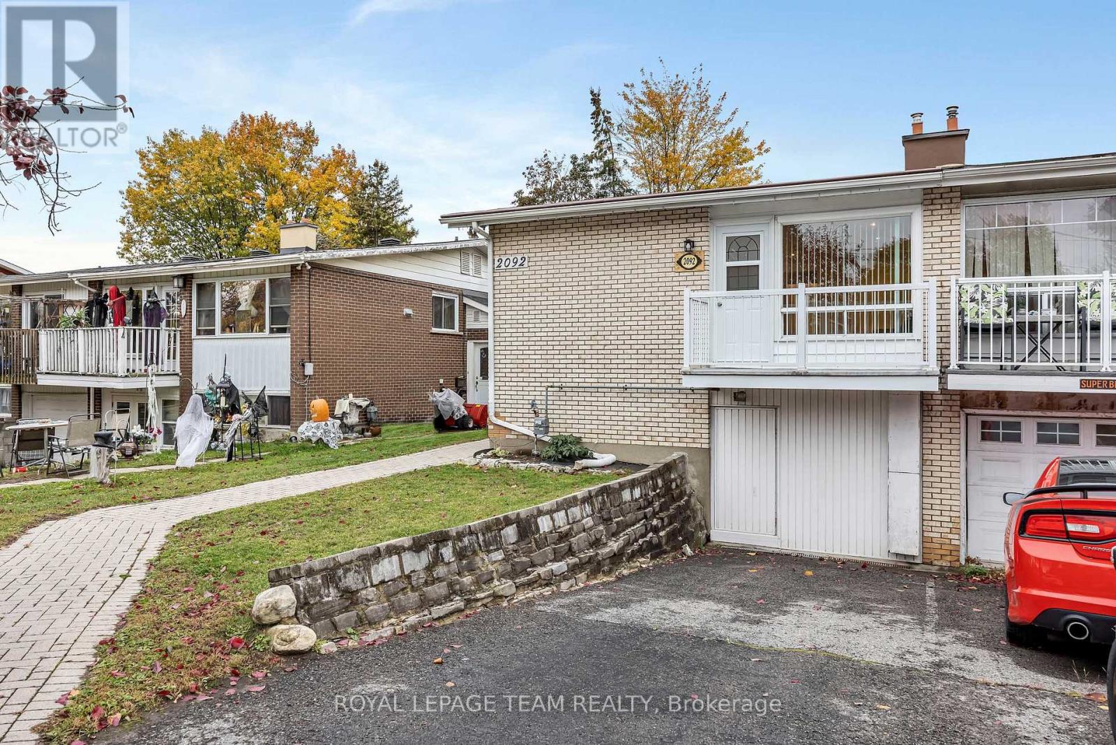 2092 St Laurent Boulevard Property Photo 3