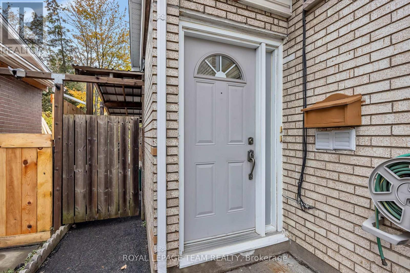 2092 St Laurent Boulevard Property Photo 5