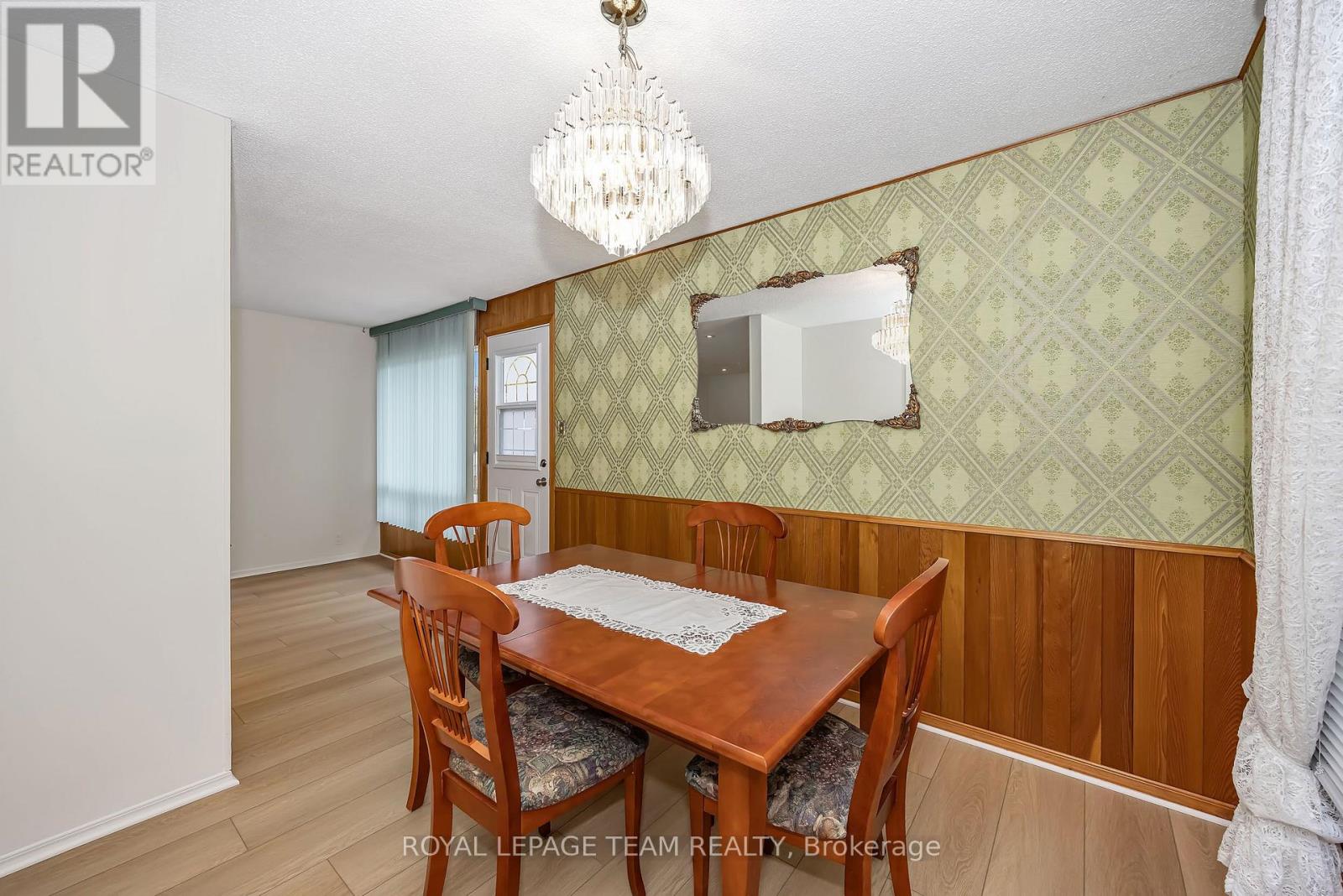 2092 St Laurent Boulevard Property Photo 11