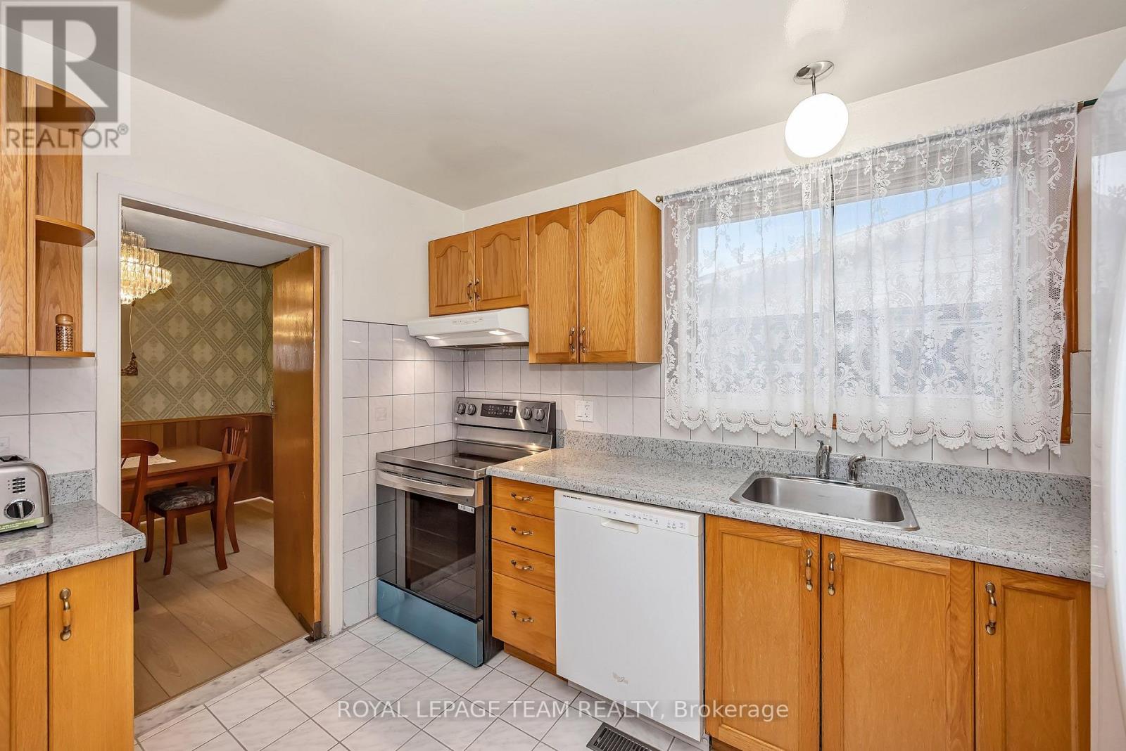 2092 St Laurent Boulevard Property Photo 13