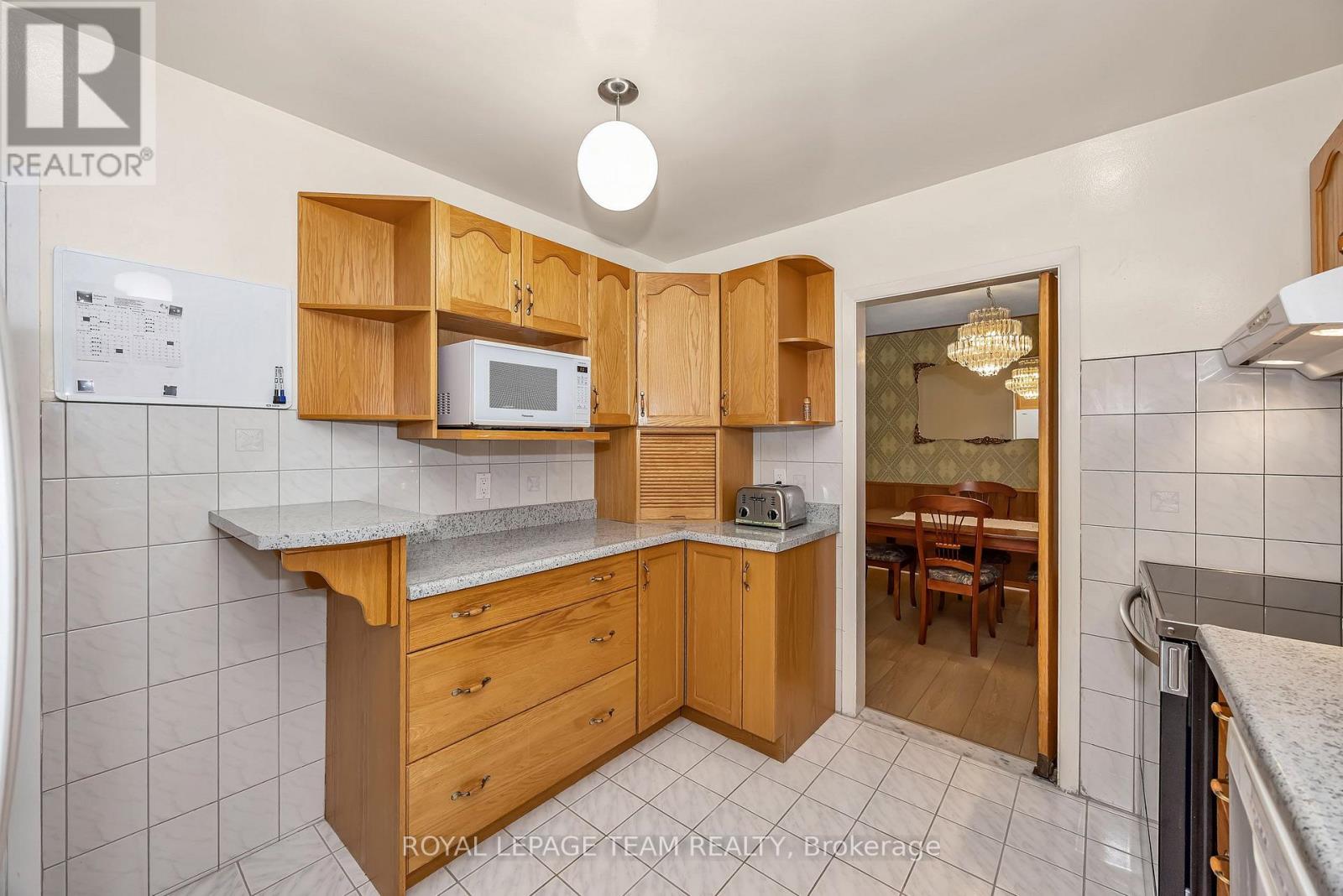 2092 St Laurent Boulevard Property Photo 14