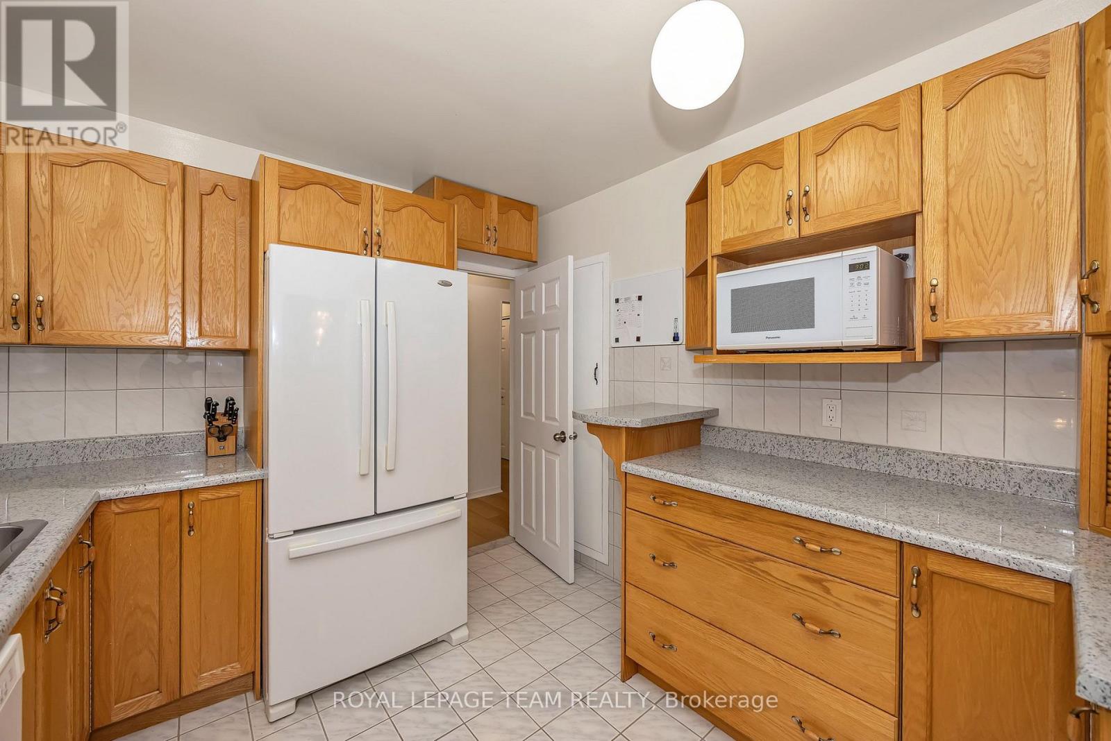 2092 St Laurent Boulevard Property Photo 15