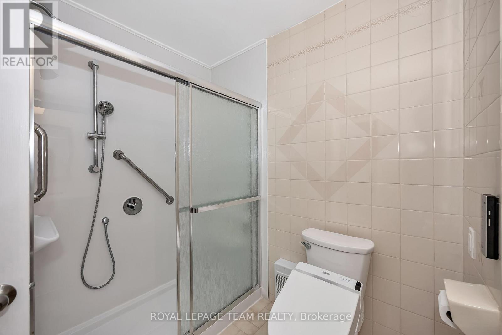 2092 St Laurent Boulevard Property Photo 22