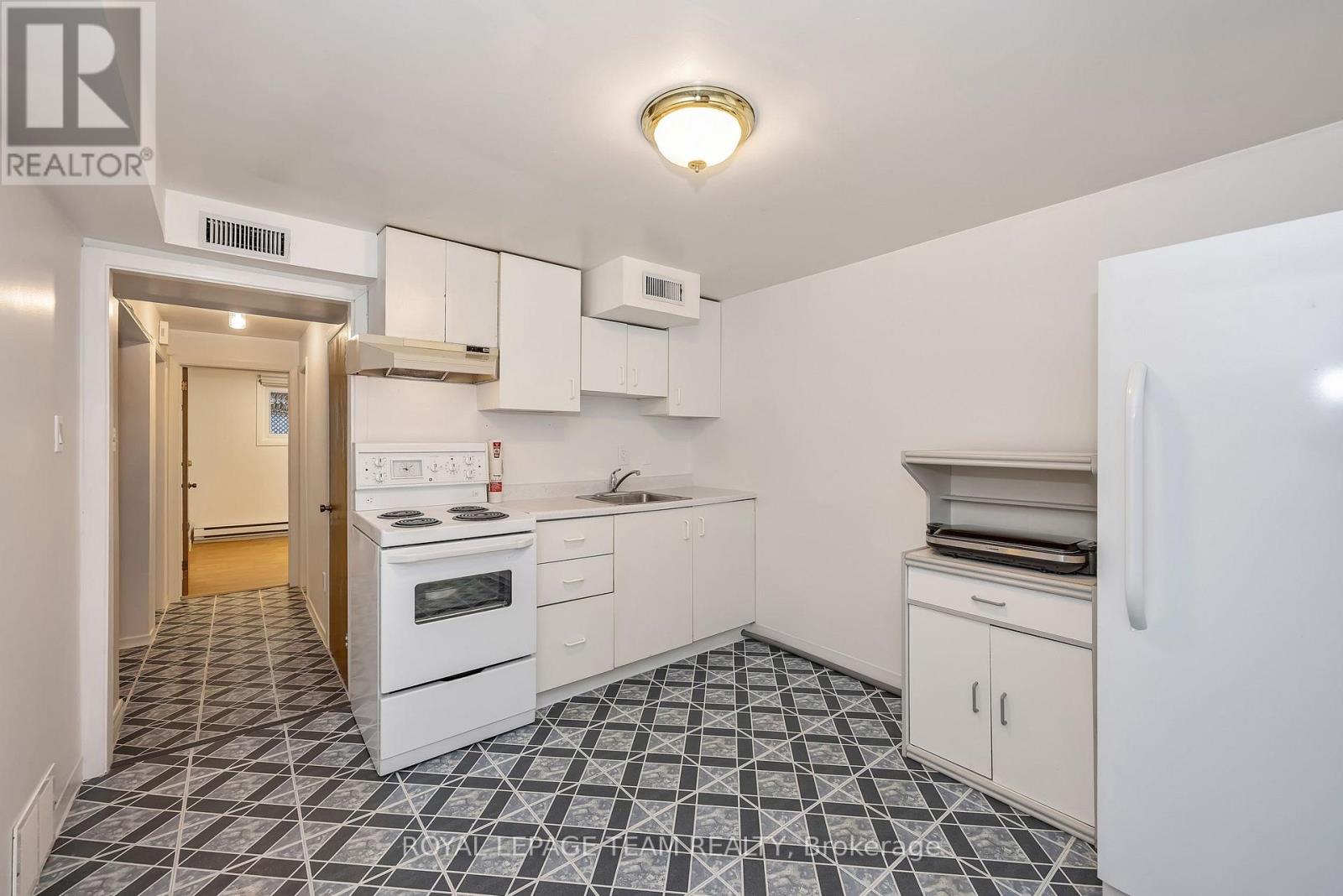 2092 St Laurent Boulevard Property Photo 28