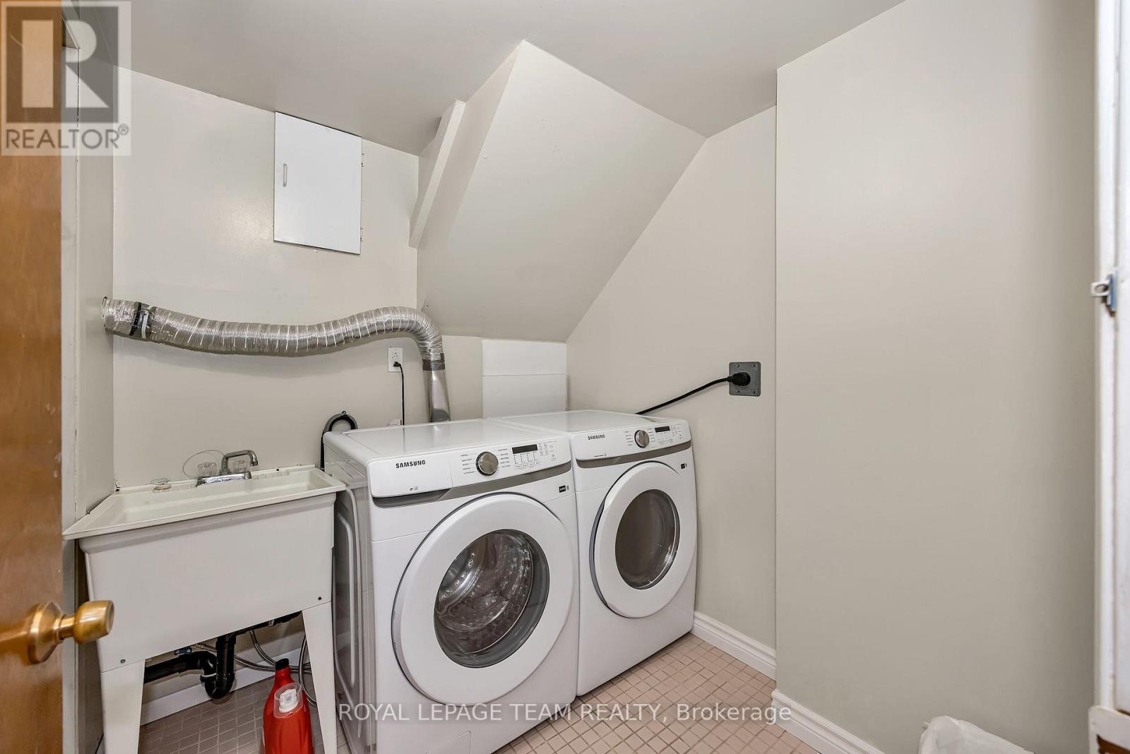 2092 St Laurent Boulevard Property Photo 36