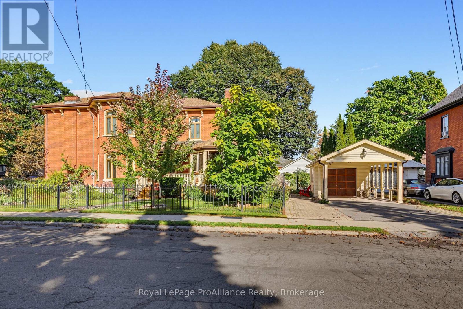 55 Queen Street Property Photo 5