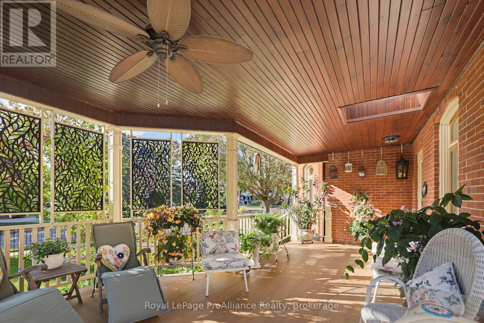 55 Queen Street Property Photo 6
