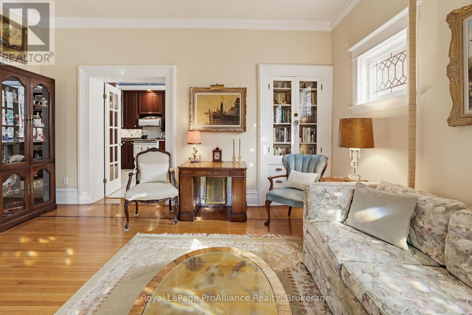 55 Queen Street Property Photo 10