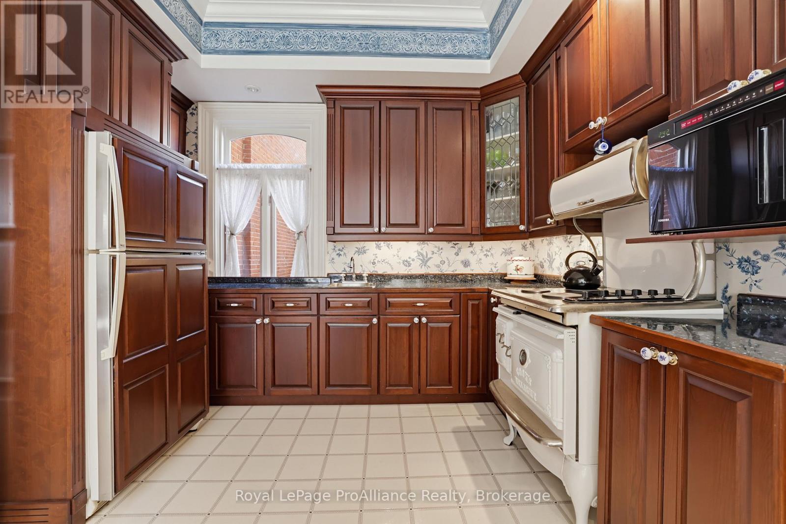 55 Queen Street Property Photo 13