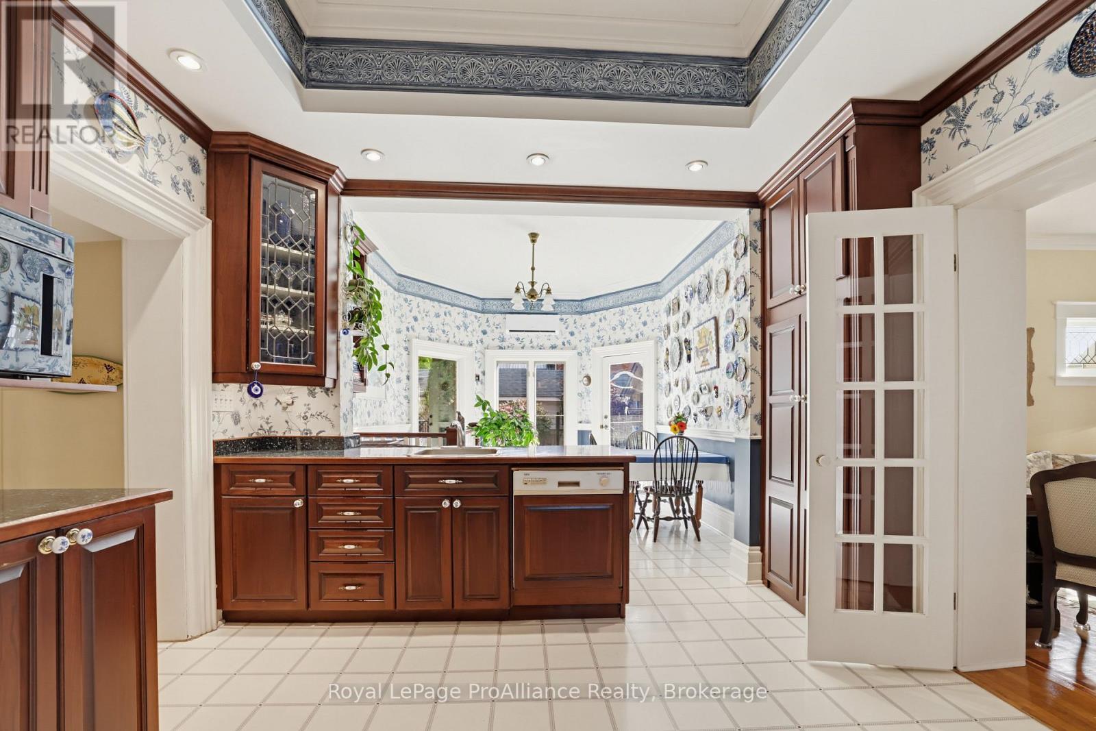 55 Queen Street Property Photo 14