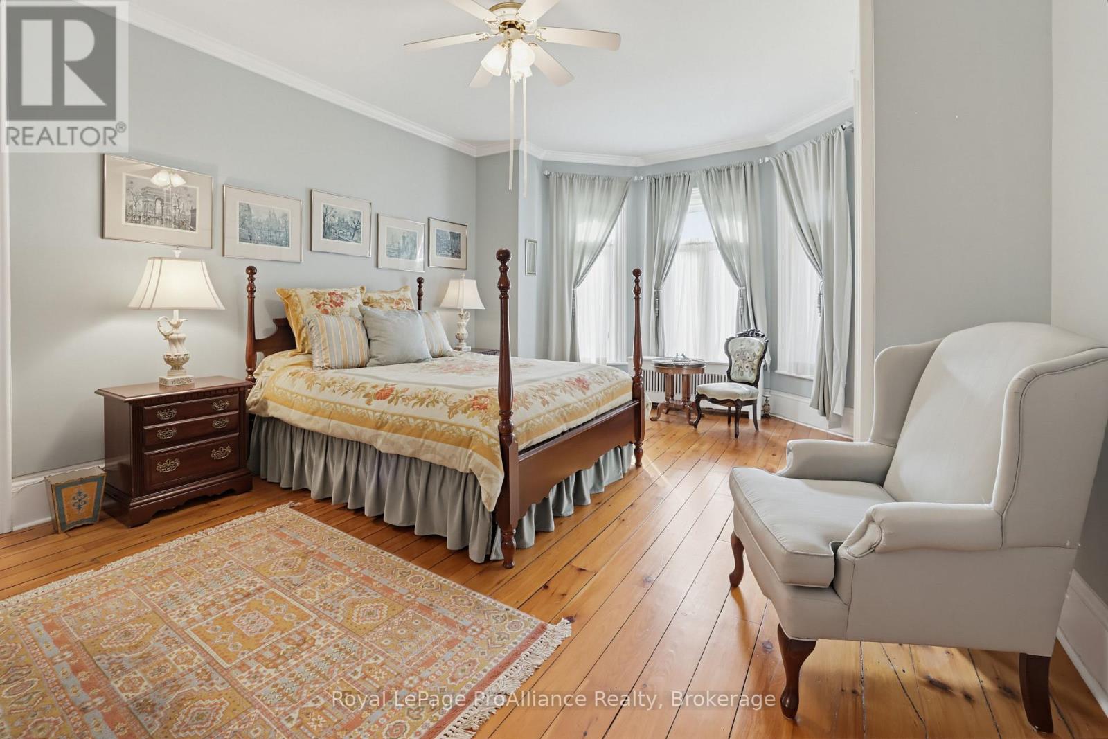 55 Queen Street Property Photo 33
