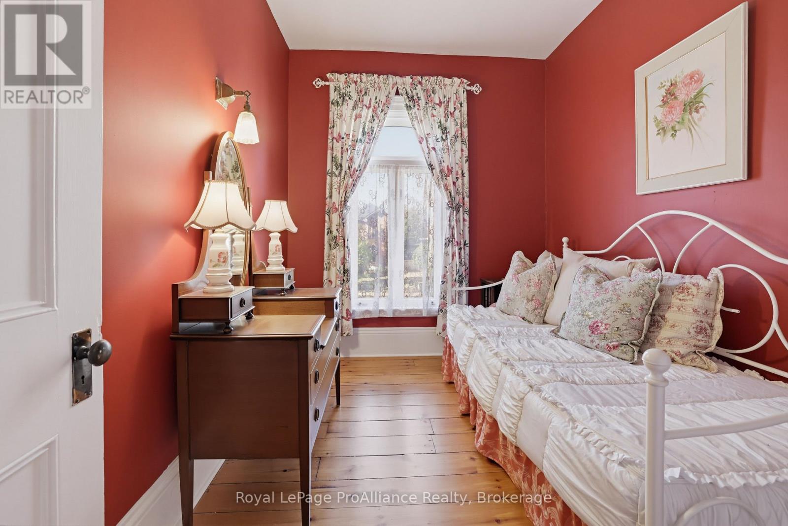 55 Queen Street Property Photo 39