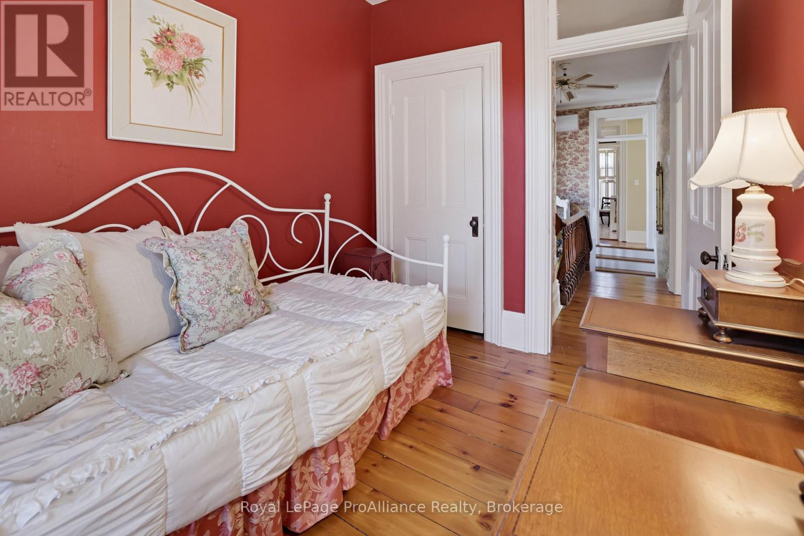 55 Queen Street Property Photo 40