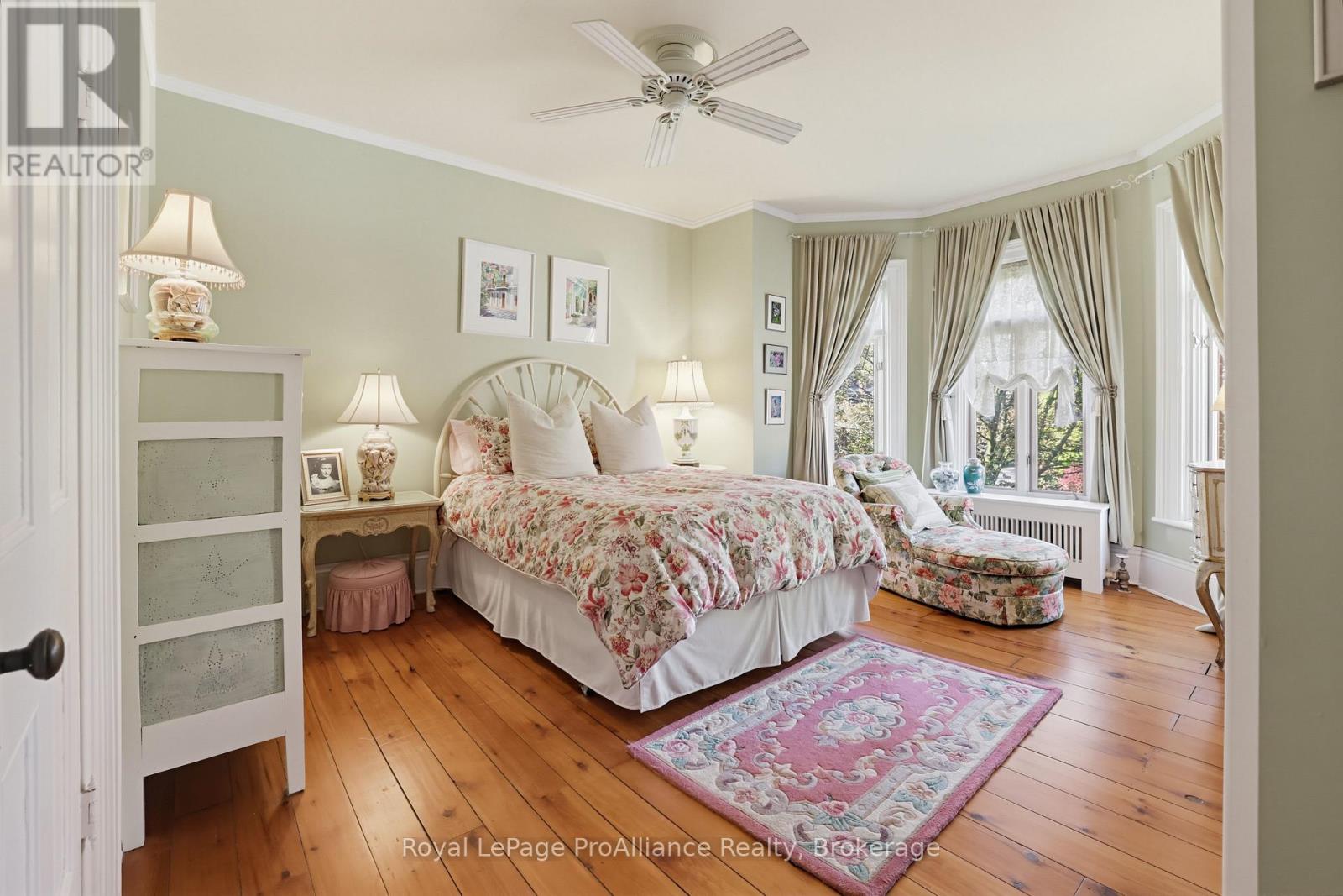 55 Queen Street Property Photo 41