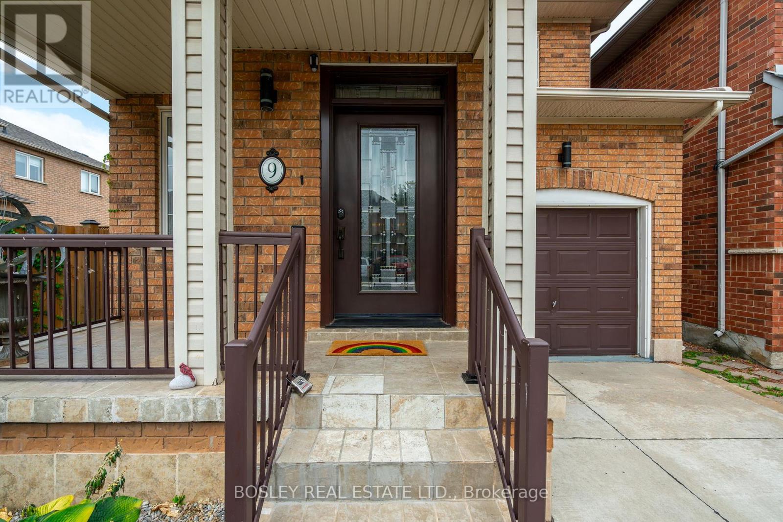 9 Dewsbury Way Property Photo 2