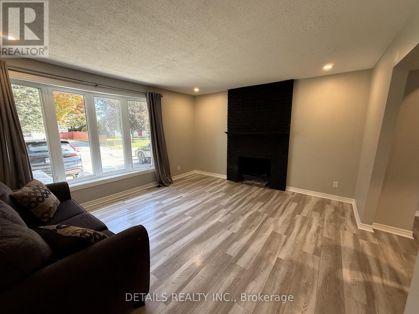 55 Saginaw Crescent Property Photo 8