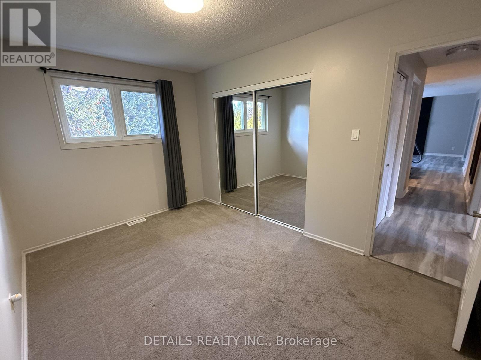 55 Saginaw Crescent Property Photo 13