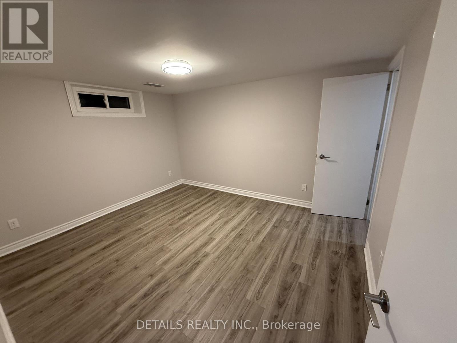55 Saginaw Crescent Property Photo 32