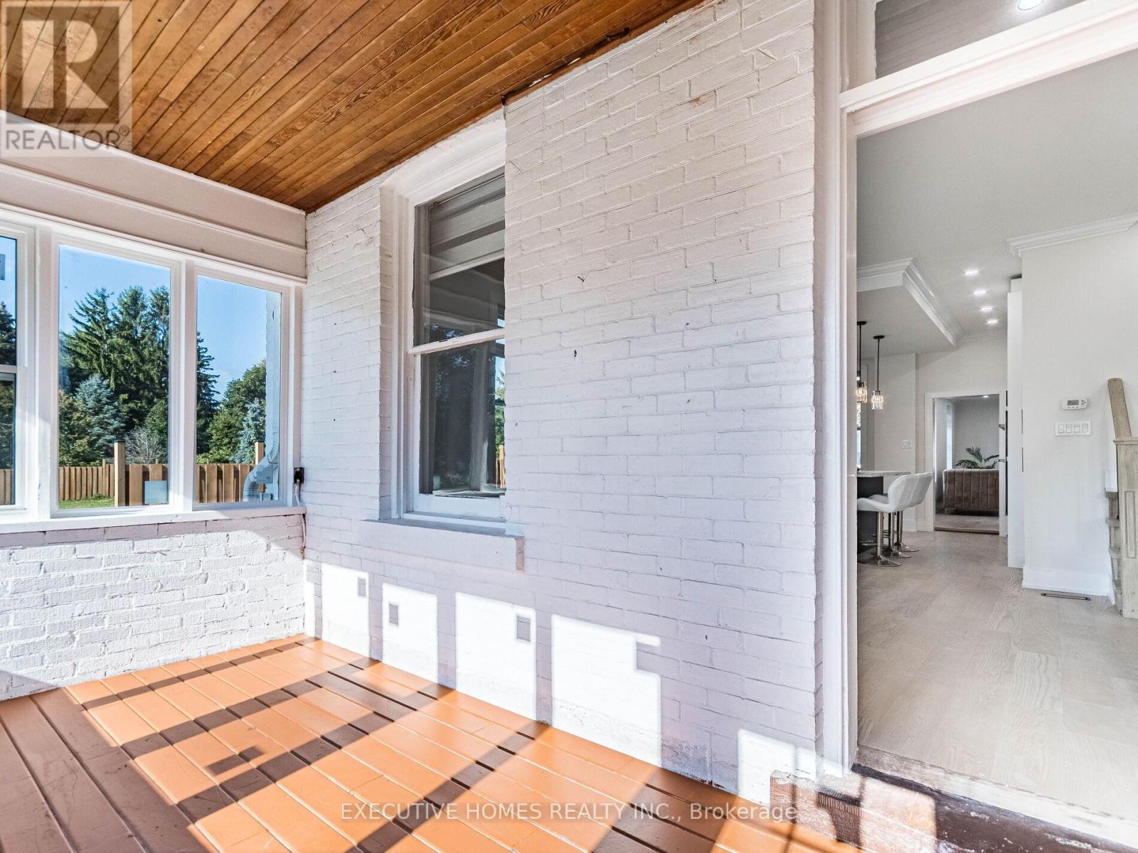 12 Orangeville Street Property Photo 4