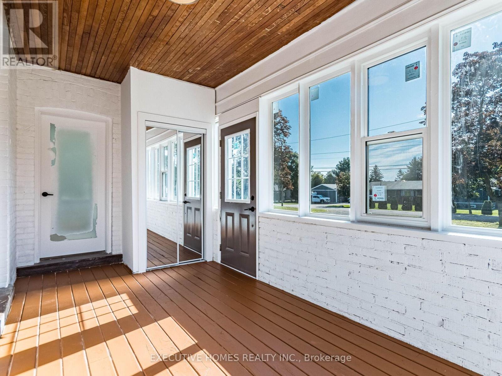 12 Orangeville Street Property Photo 5
