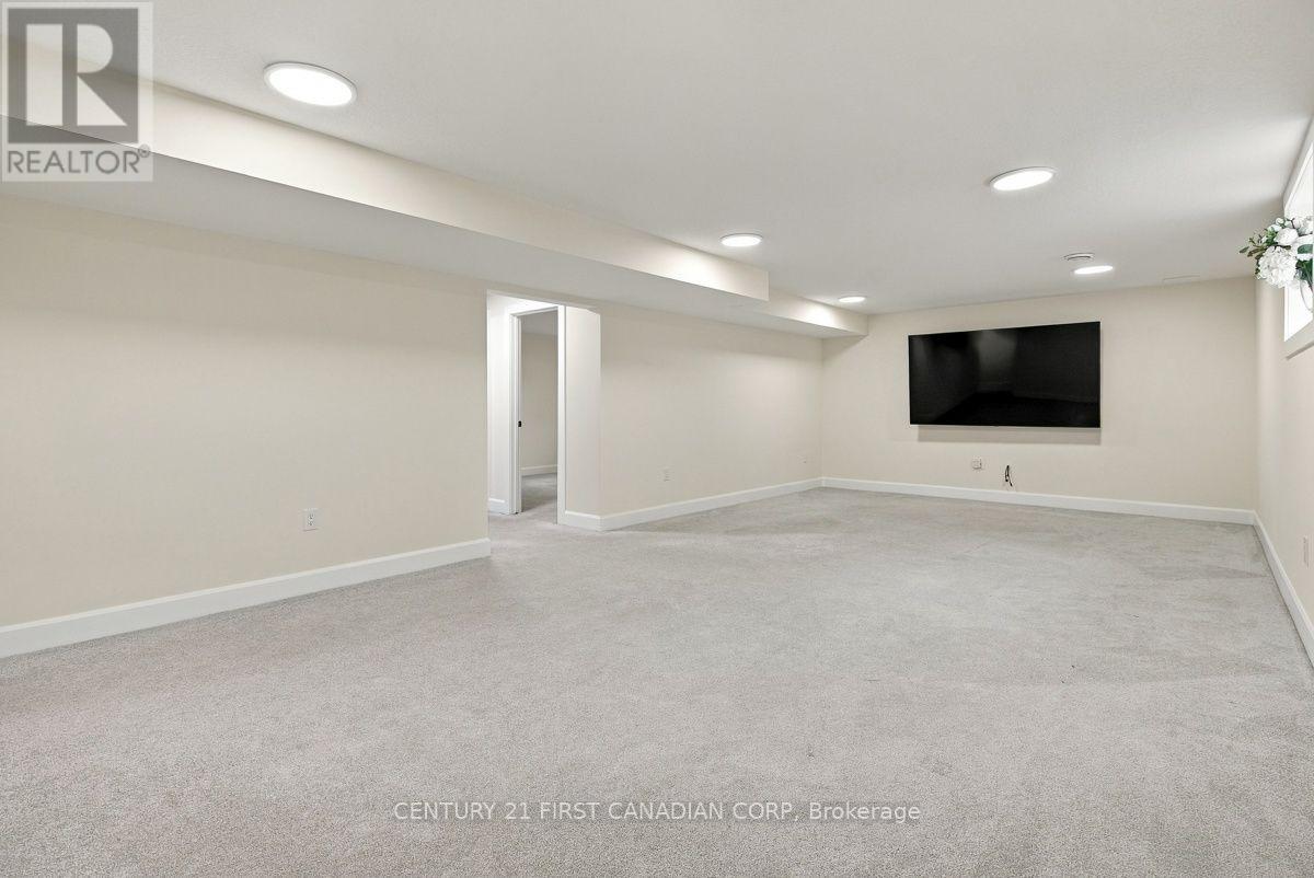 12 Briscoe Crescent Property Photo 31