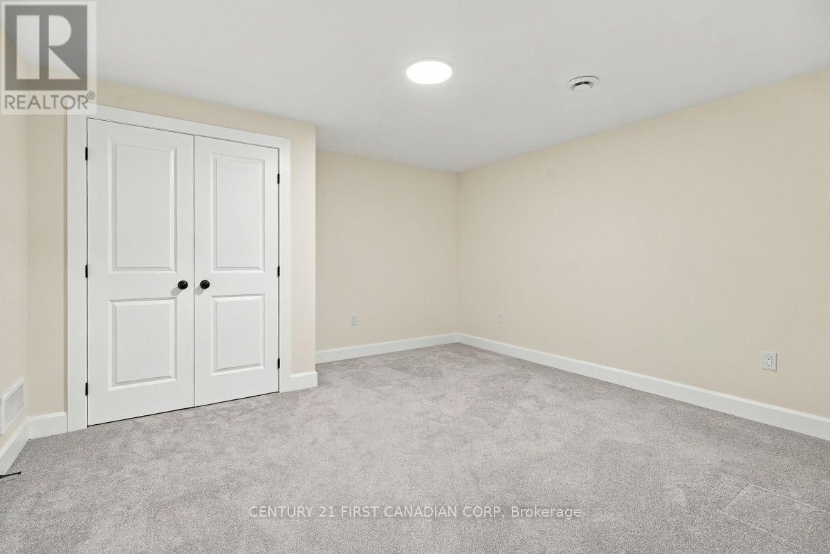 12 Briscoe Crescent Property Photo 33