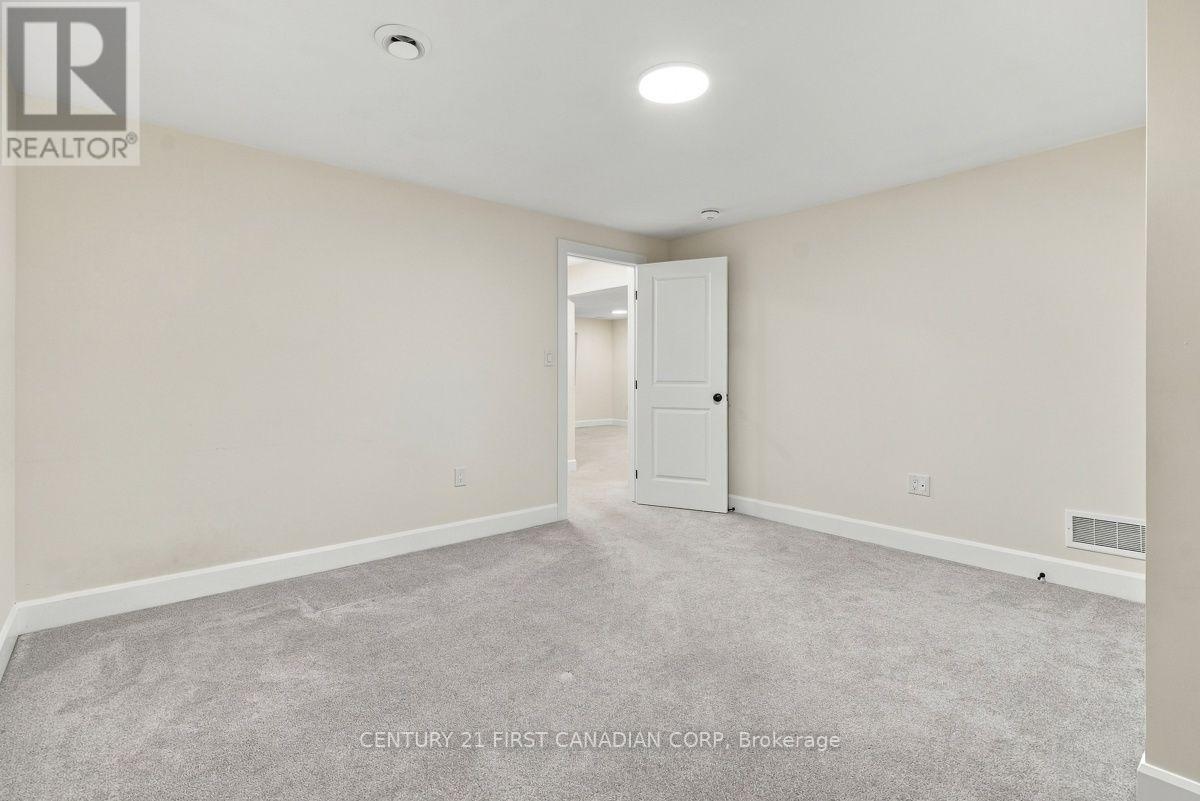 12 Briscoe Crescent Property Photo 34
