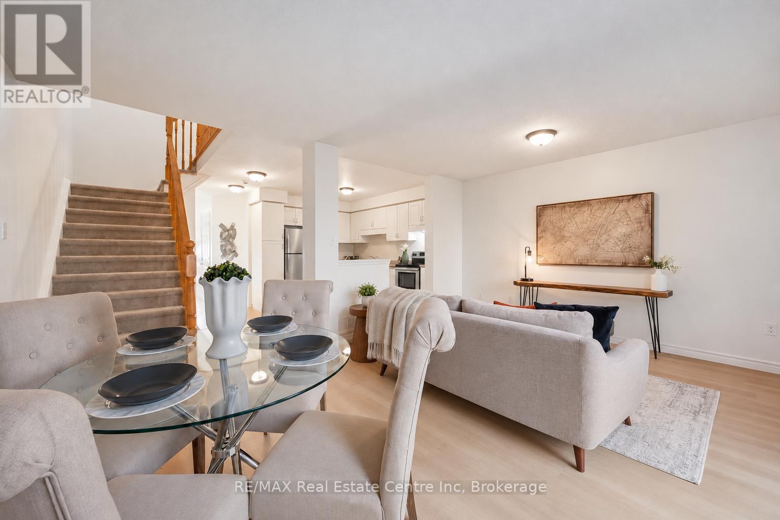 6 Revell Drive Property Photo 5
