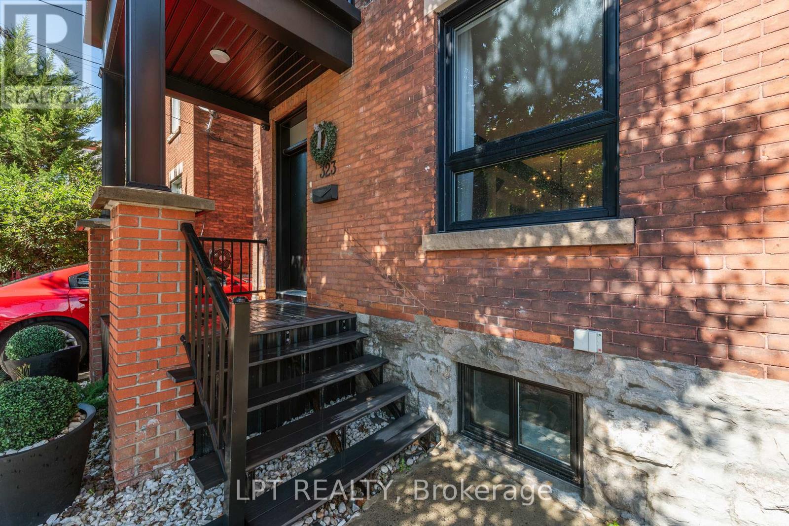 323 Booth Street Property Photo 2