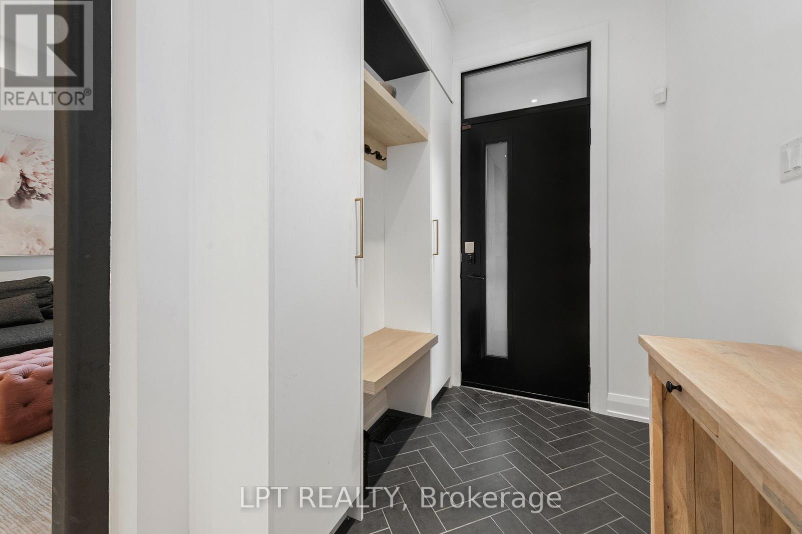 323 Booth Street Property Photo 3
